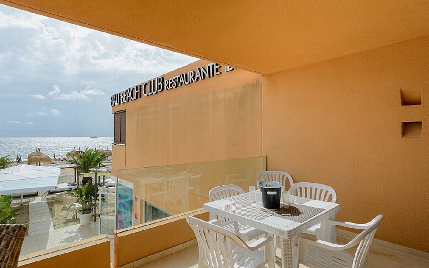 Appartamento Delano Beach Front H