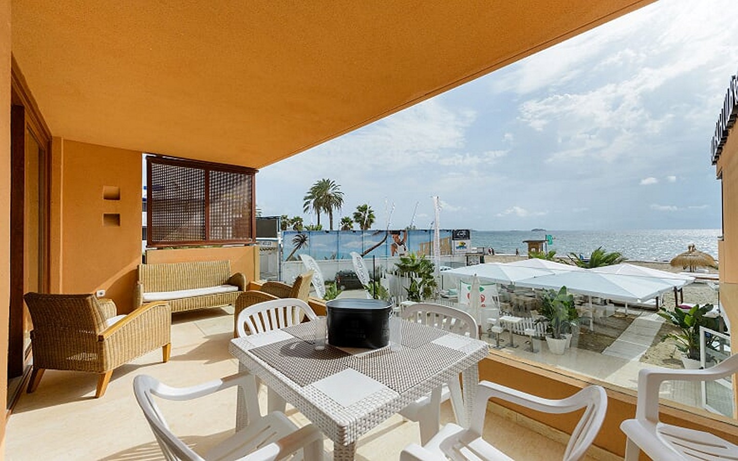 Appartamento Delano Beach Front H