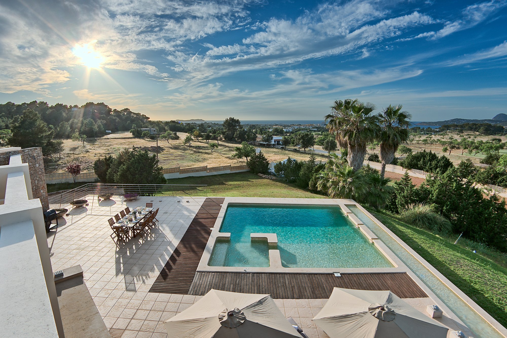 Villa Sunset Deluxe - Vivere lo stile di vita luxury mediterraneo a Ibiza